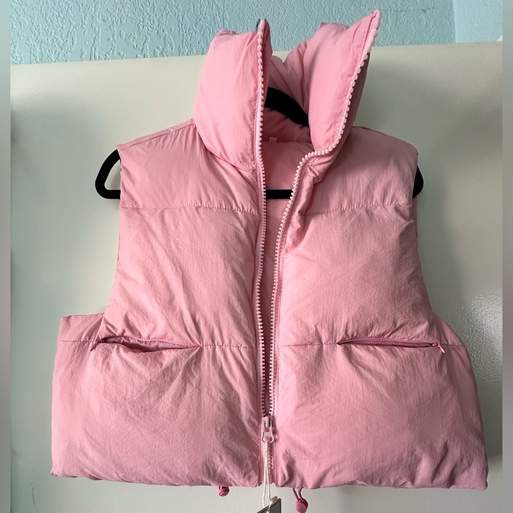 NWT Baby pink cropped puffer vest